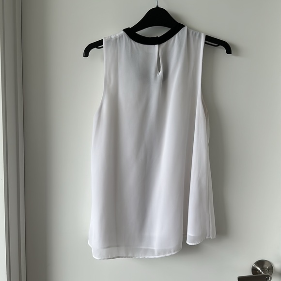 Twik/Simons Black & White Blouse with beautiful bow detailing - Picture 4 of 5